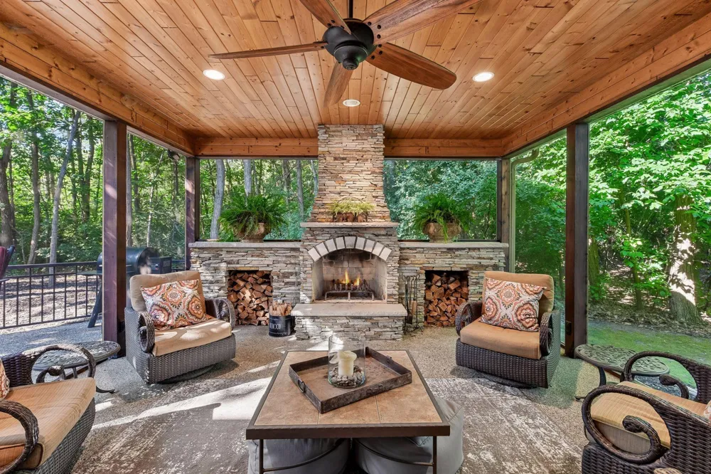 9260 Red Oak Drive Victoria, MN 55386