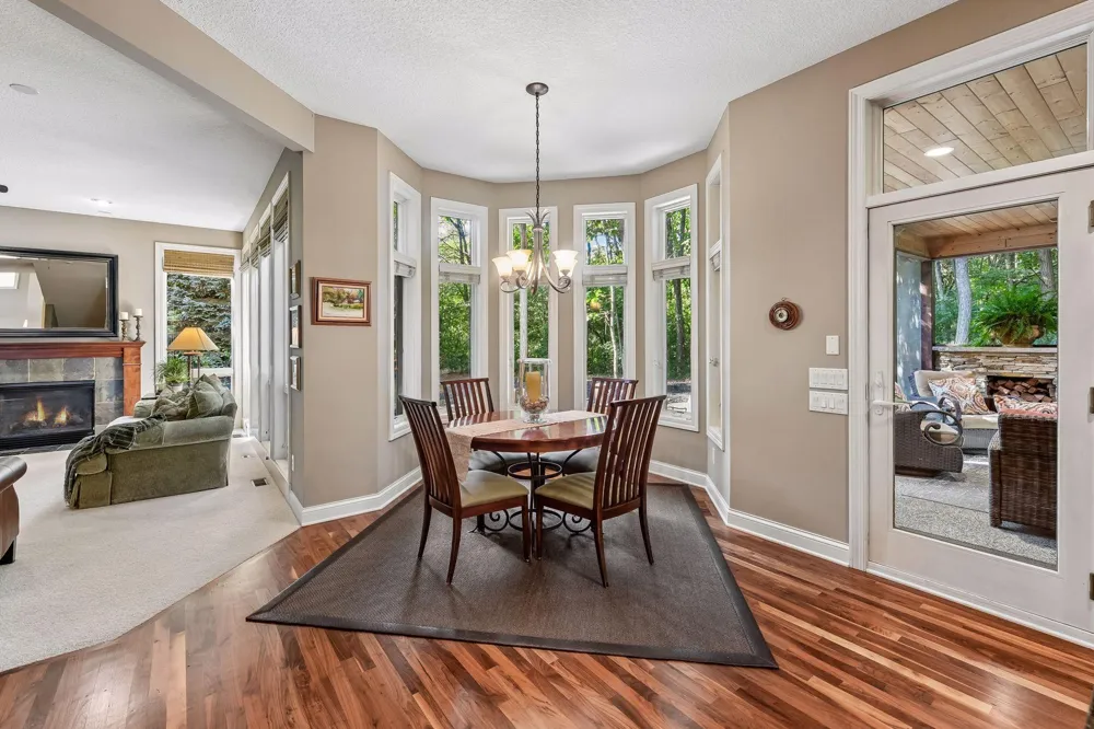 9260 Red Oak Drive Victoria, MN 55386