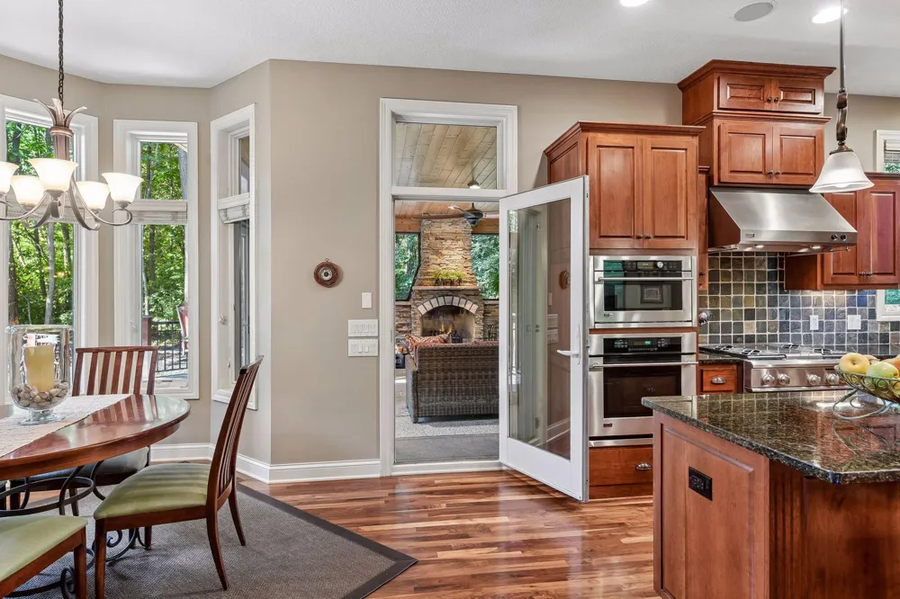 9260 Red Oak Drive Victoria, MN 55386
