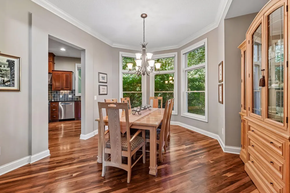 9260 Red Oak Drive Victoria, MN 55386