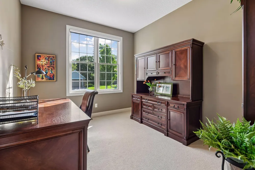 9260 Red Oak Drive Victoria, MN 55386