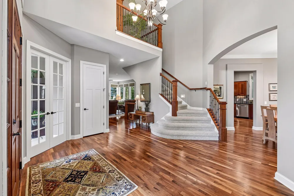 9260 Red Oak Drive Victoria, MN 55386