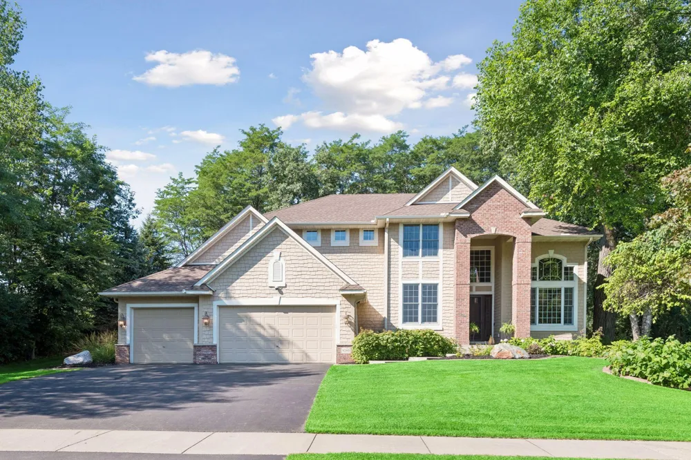 9260 Red Oak Drive Victoria, MN 55386