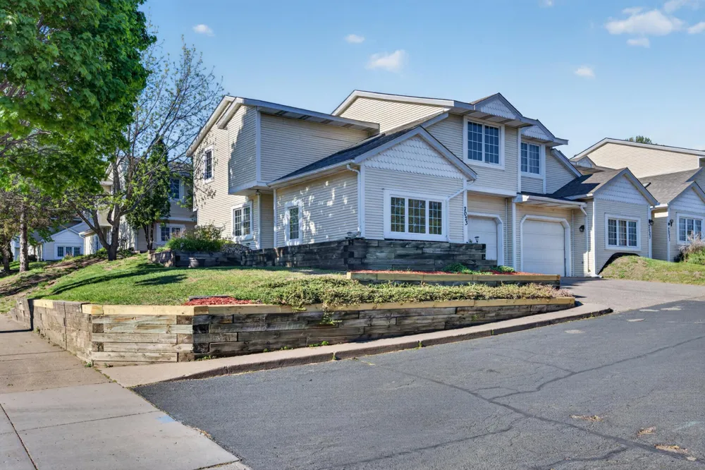 2023 Parkside Drive Saint Paul, MN 55119