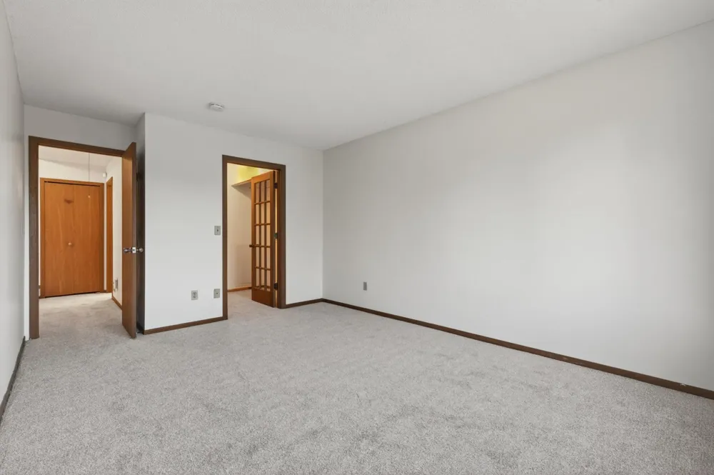 2023 Parkside Drive Saint Paul, MN 55119