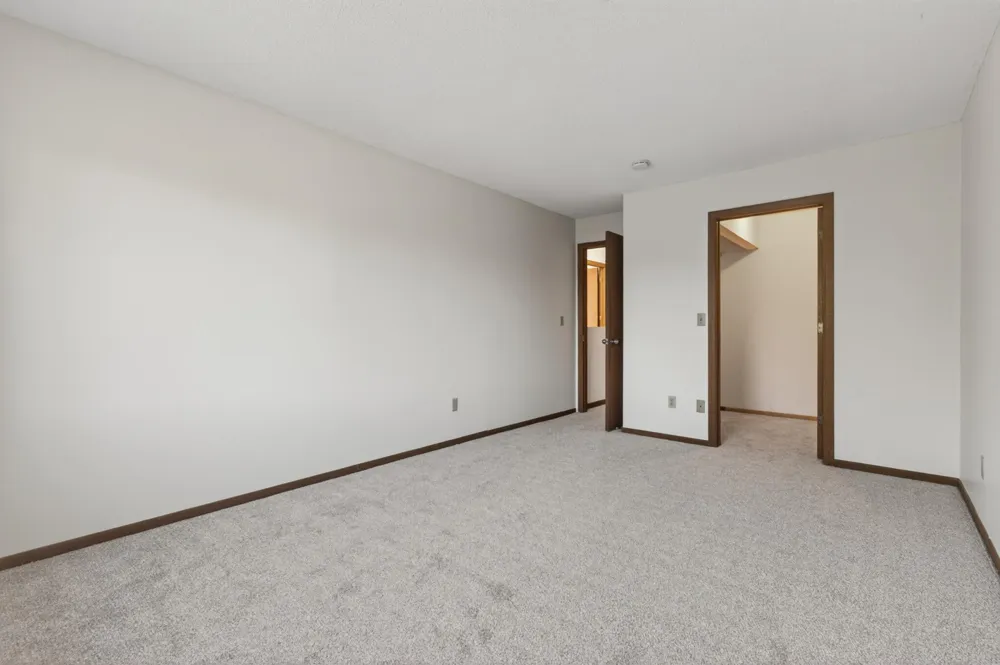 2023 Parkside Drive Saint Paul, MN 55119