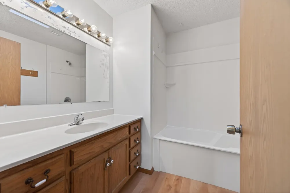 2023 Parkside Drive Saint Paul, MN 55119