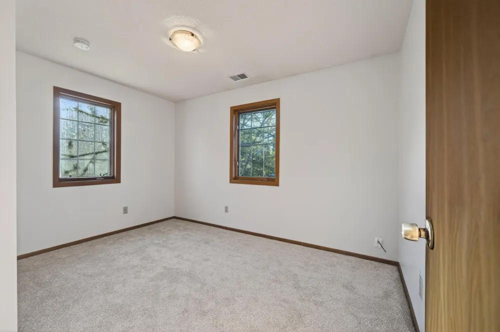 2023 Parkside Drive Saint Paul, MN 55119
