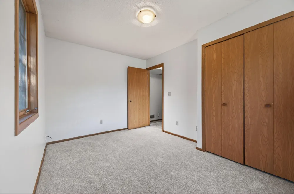 2023 Parkside Drive Saint Paul, MN 55119