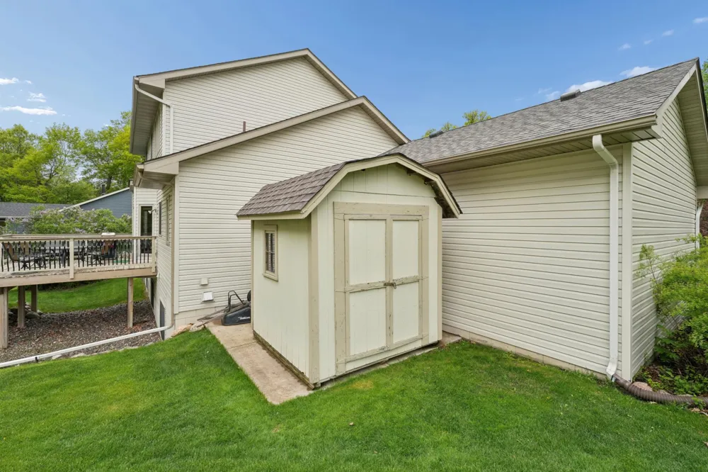 6102 Wildwood Way Monticello, MN 55362