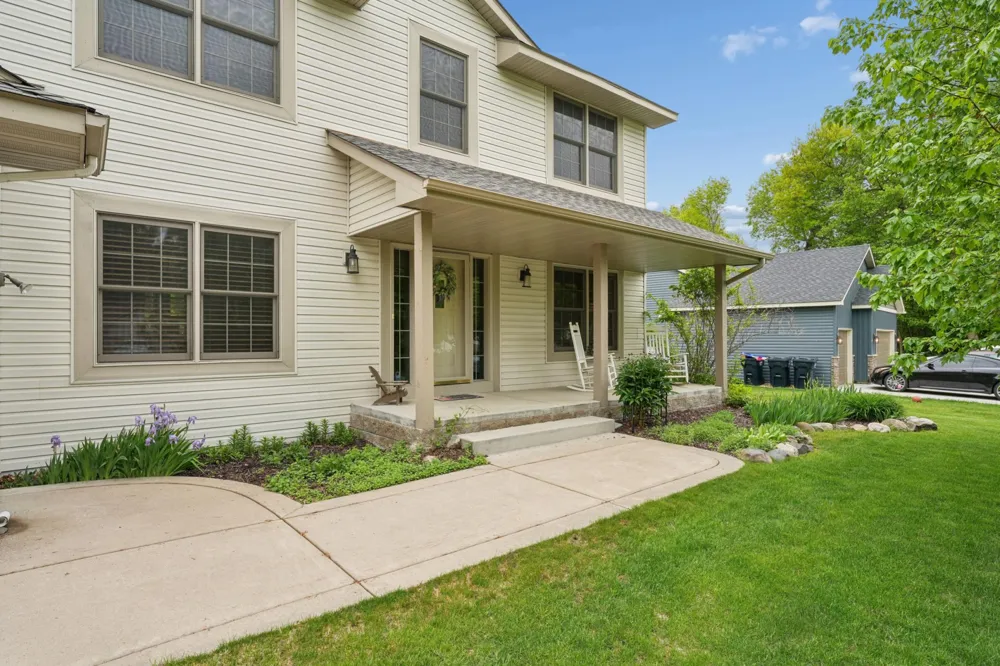 6102 Wildwood Way Monticello, MN 55362
