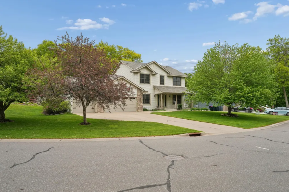 6102 Wildwood Way Monticello, MN 55362