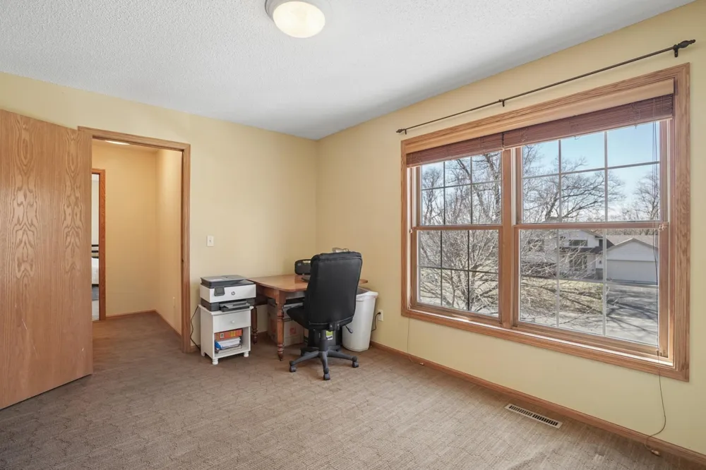 6102 Wildwood Way Monticello, MN 55362