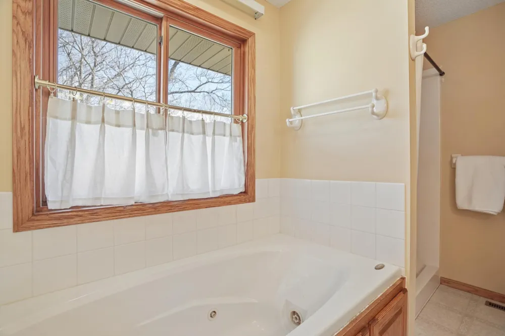 6102 Wildwood Way Monticello, MN 55362