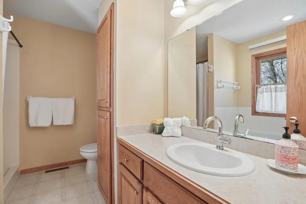 6102 Wildwood Way Monticello, MN 55362
