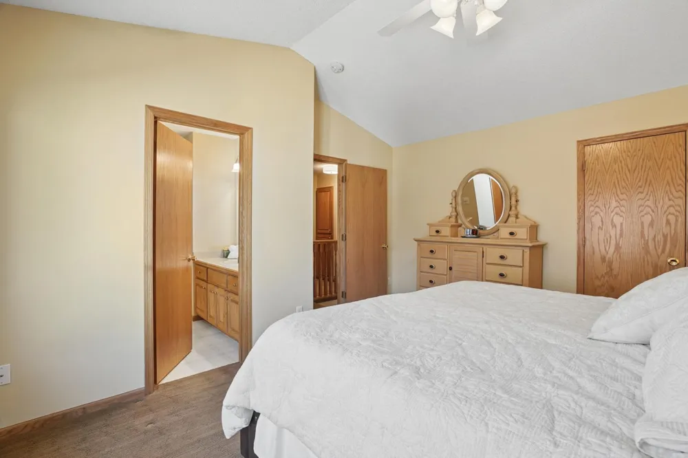 6102 Wildwood Way Monticello, MN 55362