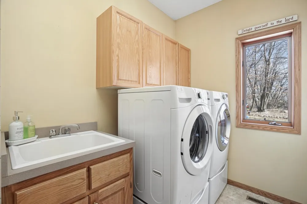 6102 Wildwood Way Monticello, MN 55362