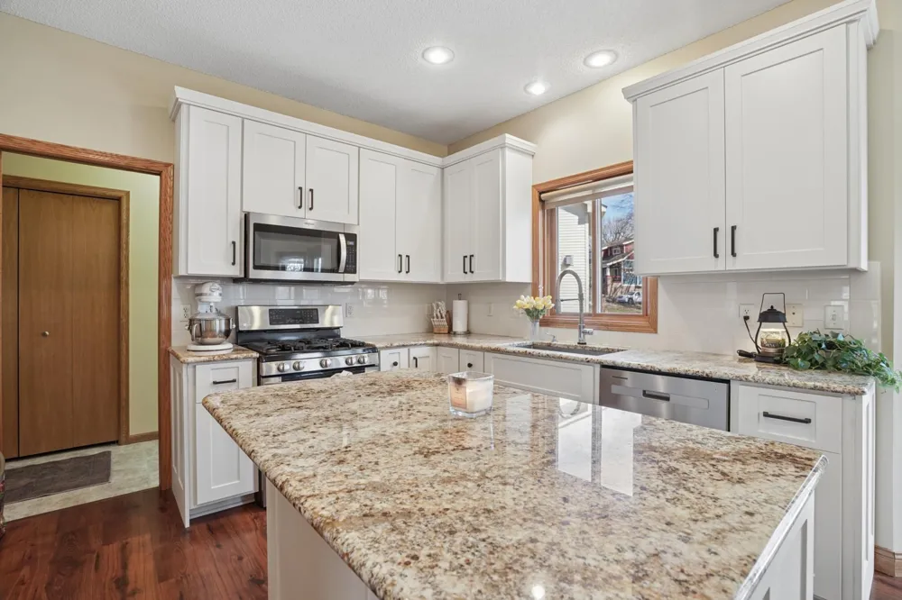 6102 Wildwood Way Monticello, MN 55362