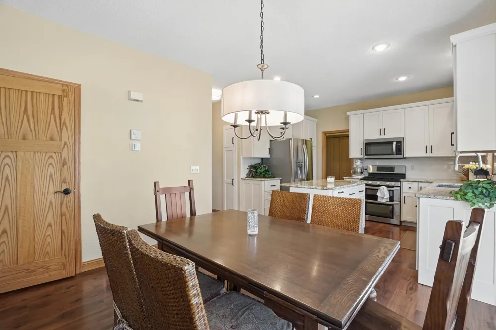 6102 Wildwood Way Monticello, MN 55362