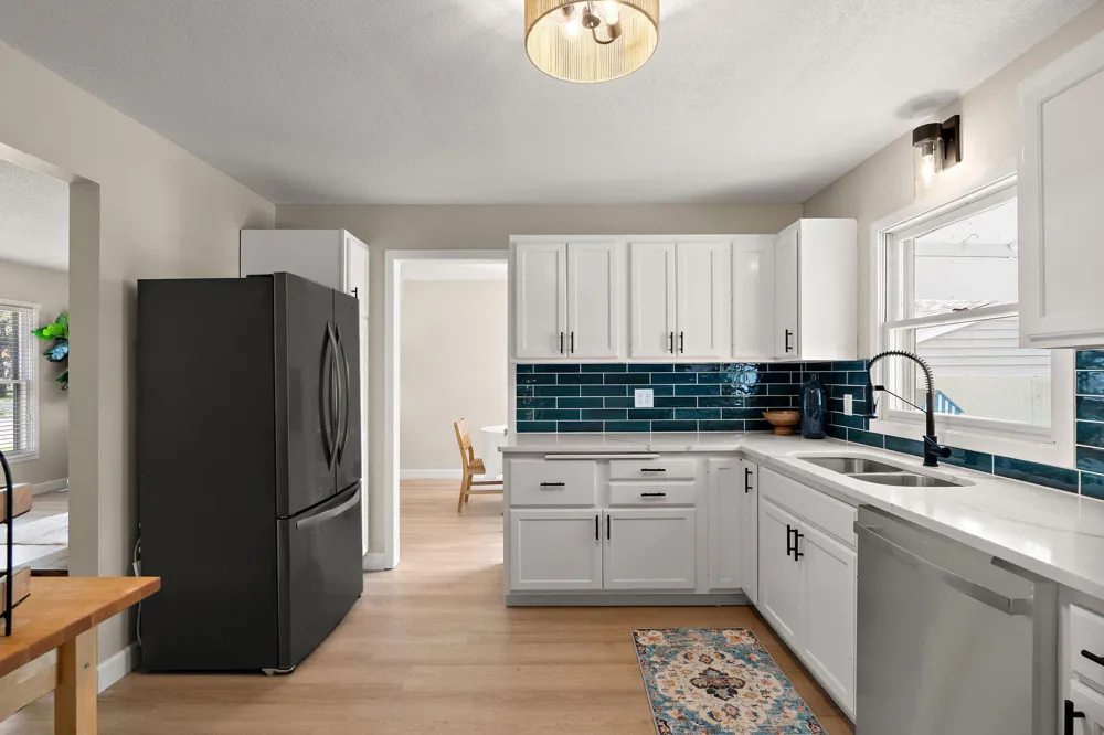 1694 Hinton Trail Oakdale, MN 55128