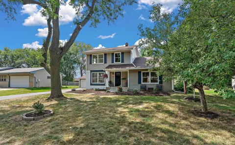 1694 Hinton Trail