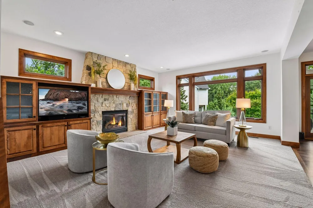 10053 Trails End Road Chanhassen, MN 55317
