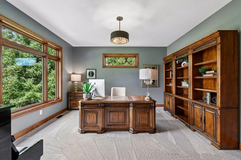 10053 Trails End Road Chanhassen, MN 55317
