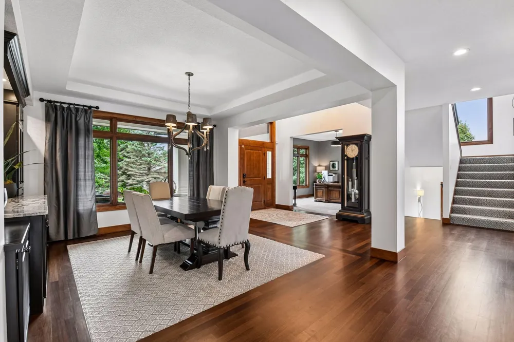 10053 Trails End Road Chanhassen, MN 55317