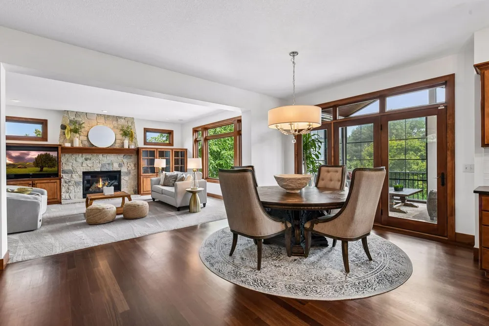 10053 Trails End Road Chanhassen, MN 55317