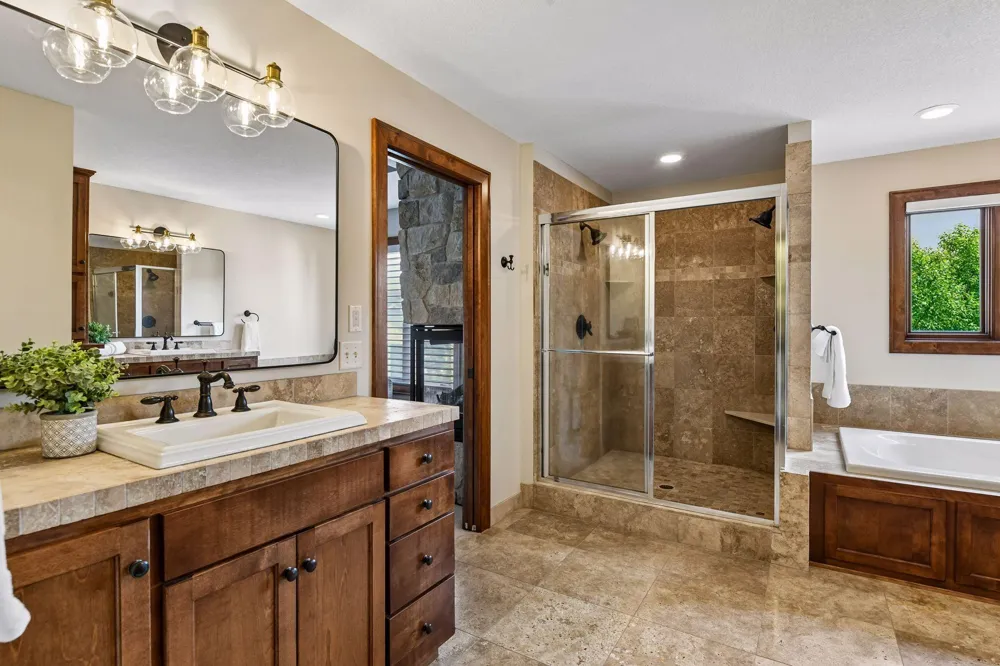 10053 Trails End Road Chanhassen, MN 55317