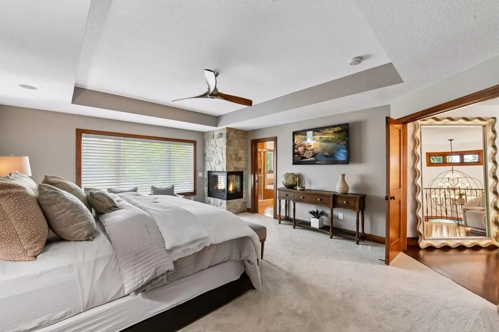 10053 Trails End Road Chanhassen, MN 55317