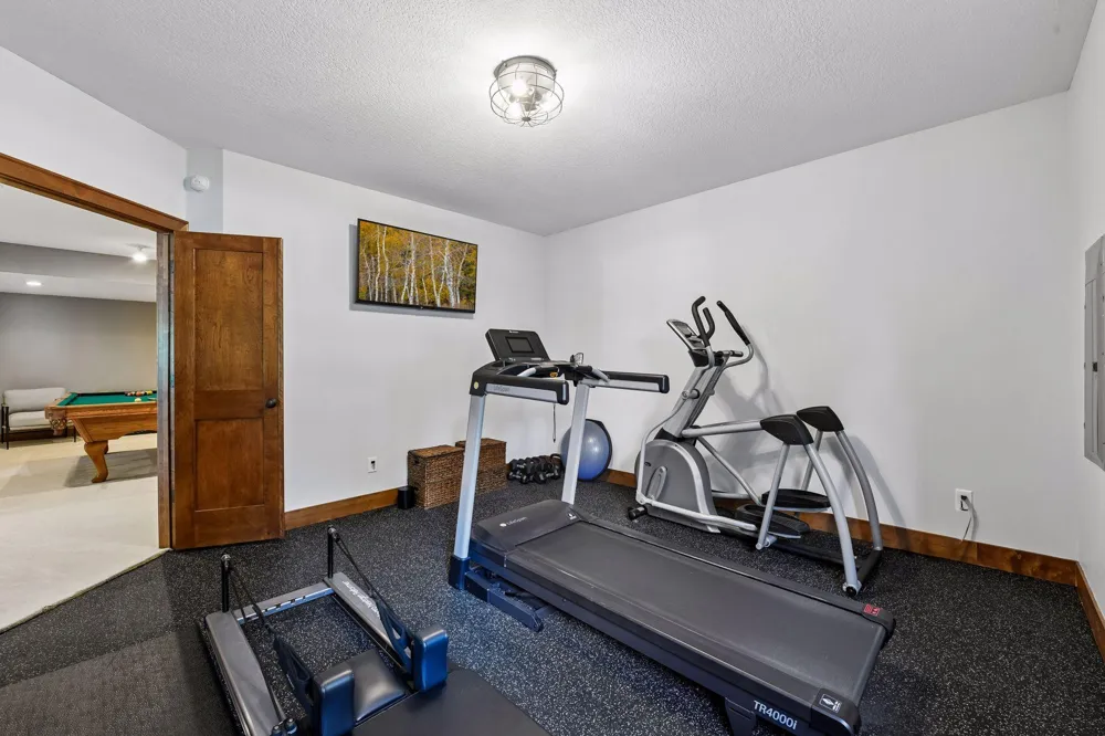 10053 Trails End Road Chanhassen, MN 55317