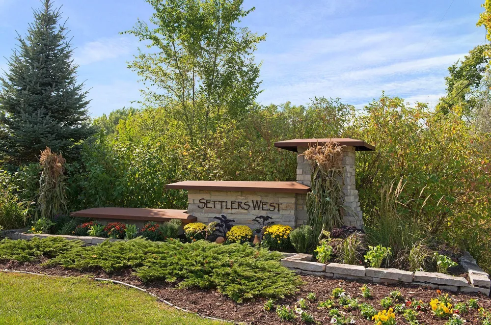10053 Trails End Road Chanhassen, MN 55317