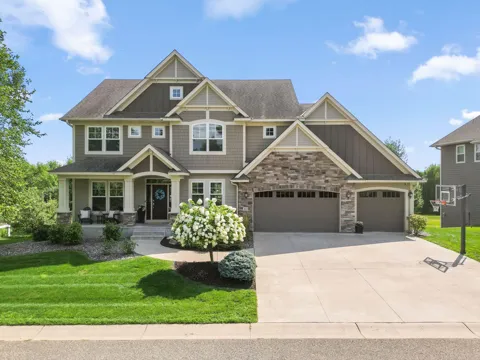 10 Crescent Lane