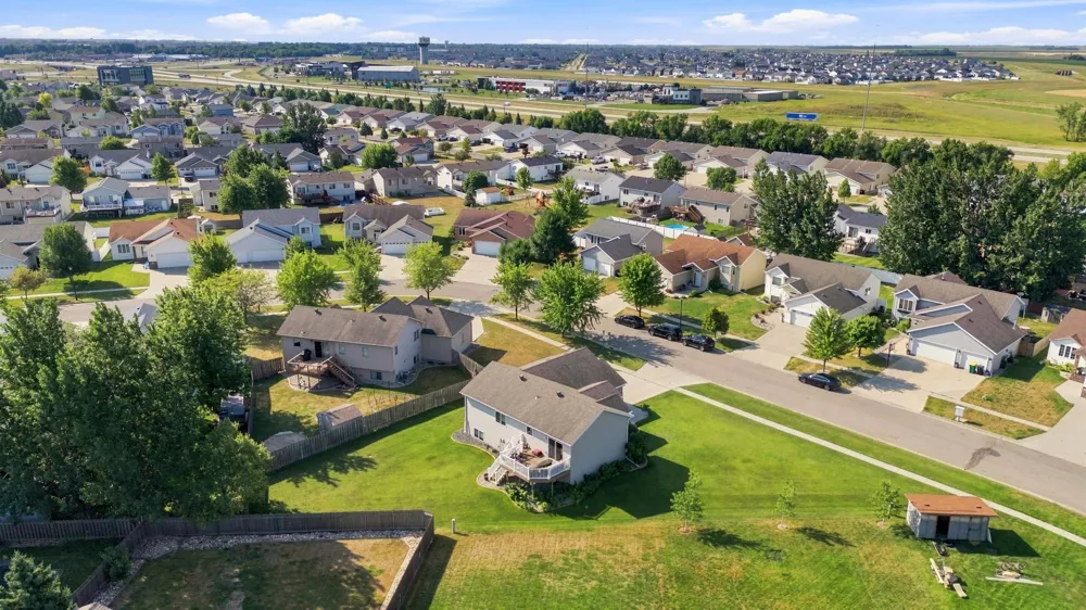 852 16th Avenue Court W West Fargo, ND 58078