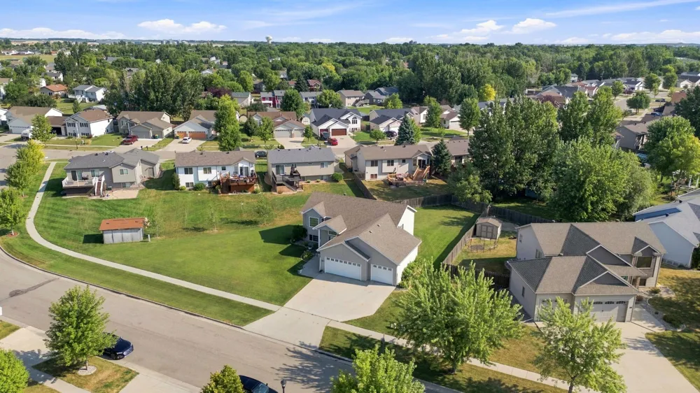 852 16th Avenue Court W West Fargo, ND 58078