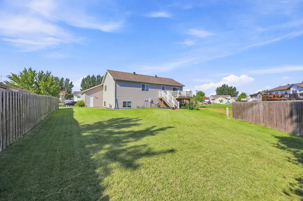 852 16th Avenue Court W West Fargo, ND 58078