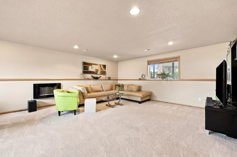 852 16th Avenue Court W West Fargo, ND 58078
