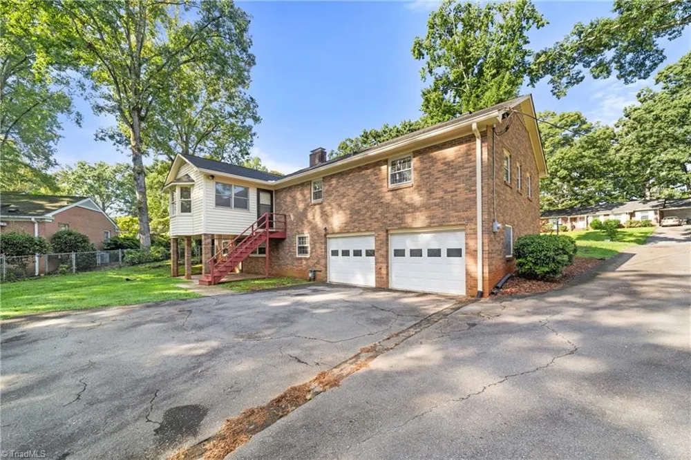 2971 Ormond Drive Winston-Salem, NC 27106