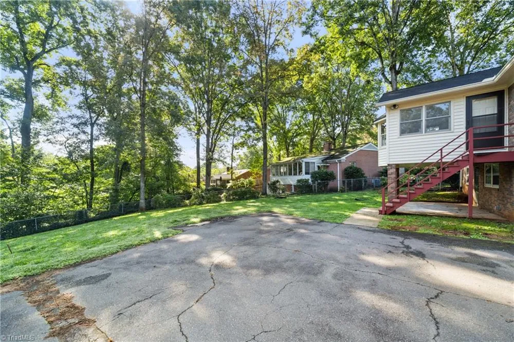 2971 Ormond Drive Winston-Salem, NC 27106