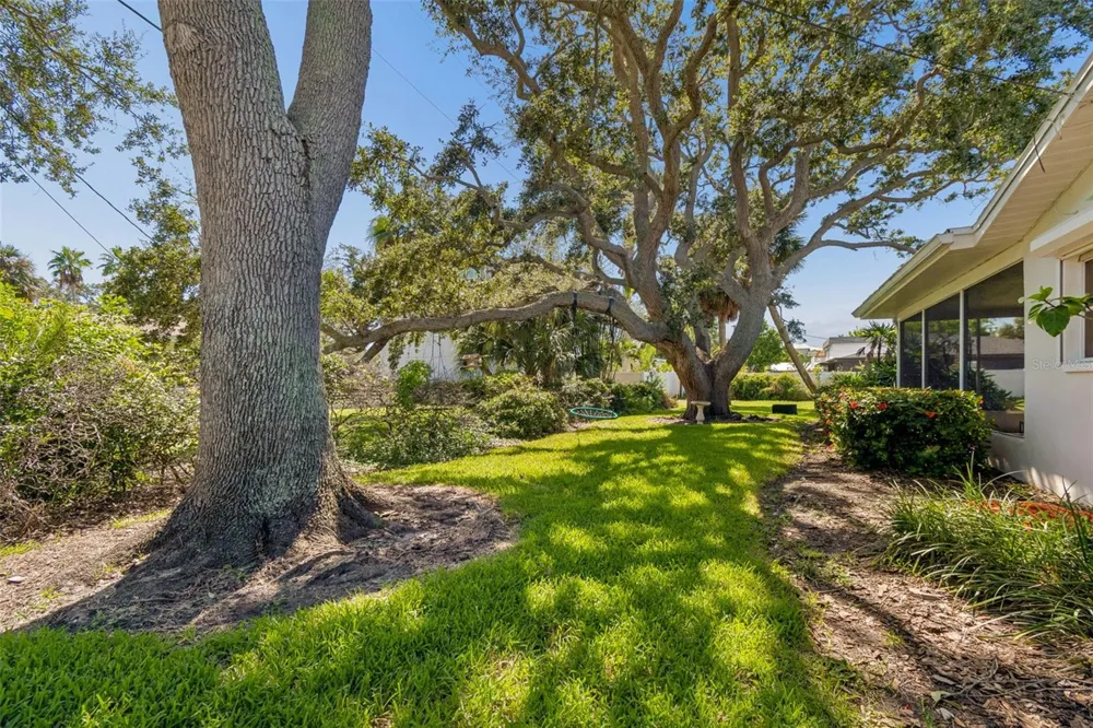 114 8TH STREET Belleair Beach, FL 33786