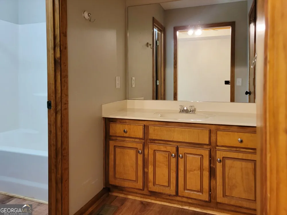 522 Carl Cedar Hill RD Winder, GA 30680