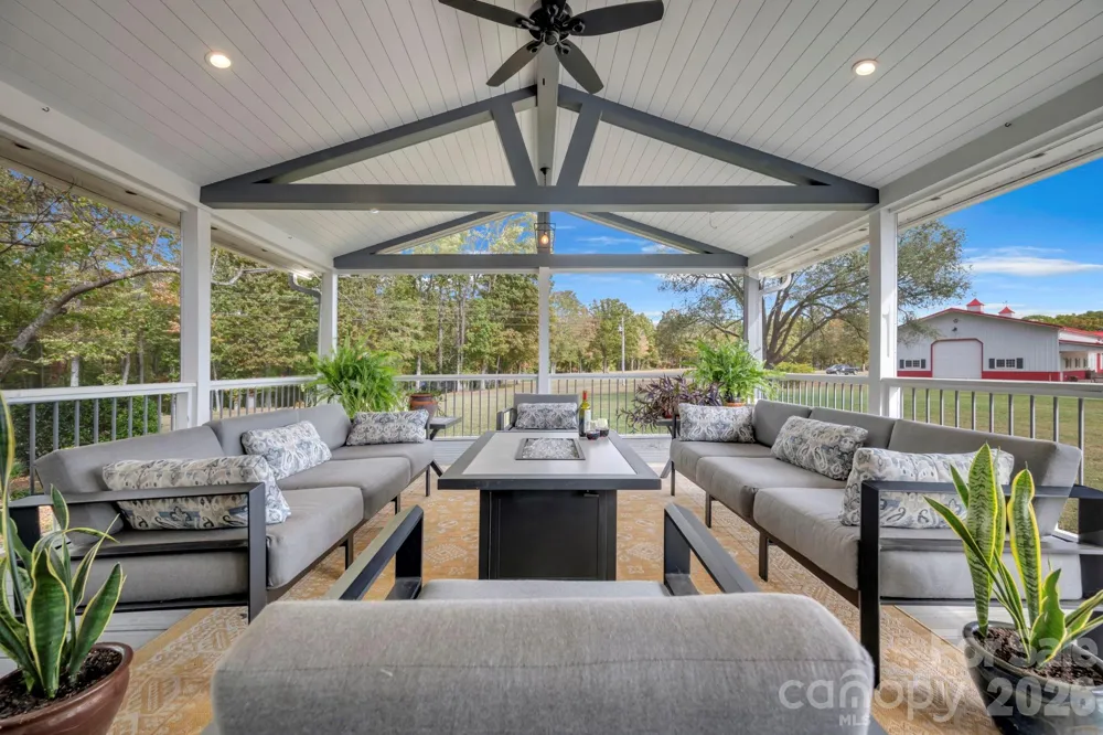 1260A Beaver Island Trail Road Walnut Cove, NC 27052