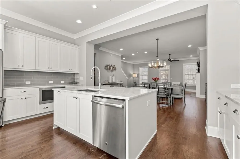 160 Clover Court Roswell, GA 30075
