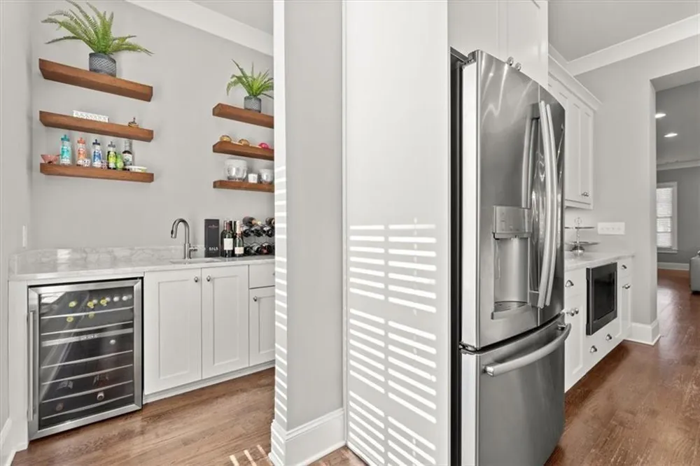 160 Clover Court Roswell, GA 30075