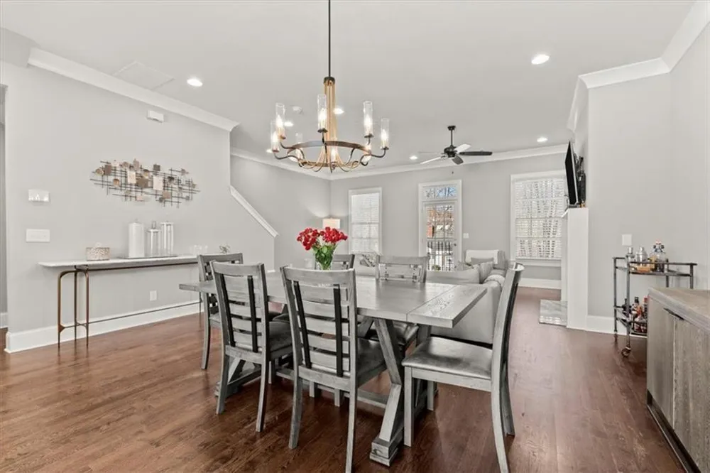 160 Clover Court Roswell, GA 30075
