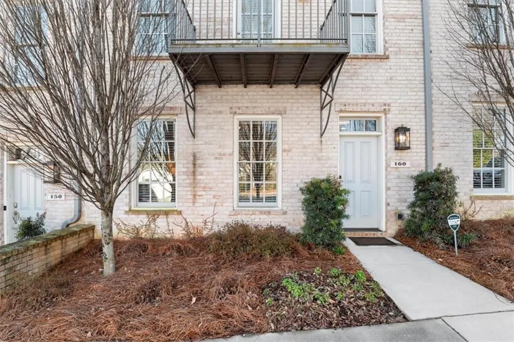 160 Clover Court Roswell, GA 30075