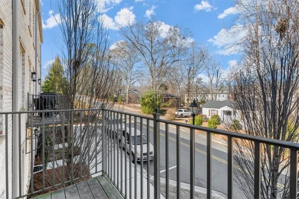 160 Clover Court Roswell, GA 30075