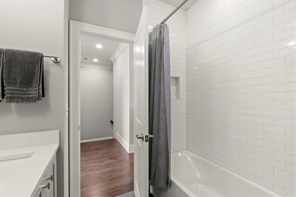 160 Clover Court Roswell, GA 30075