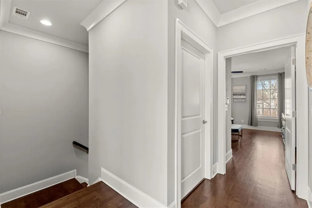 160 Clover Court Roswell, GA 30075
